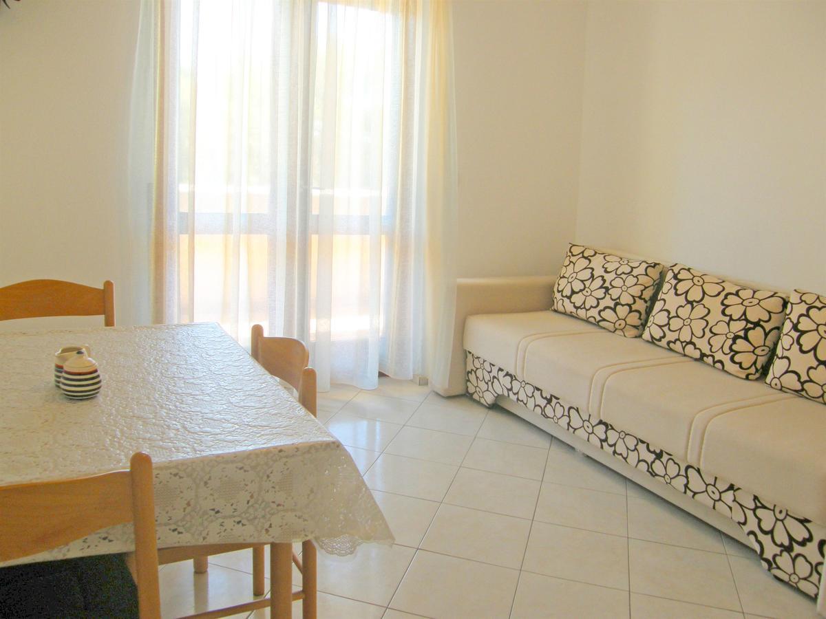 Apartments Rina Примоштен Экстерьер фото